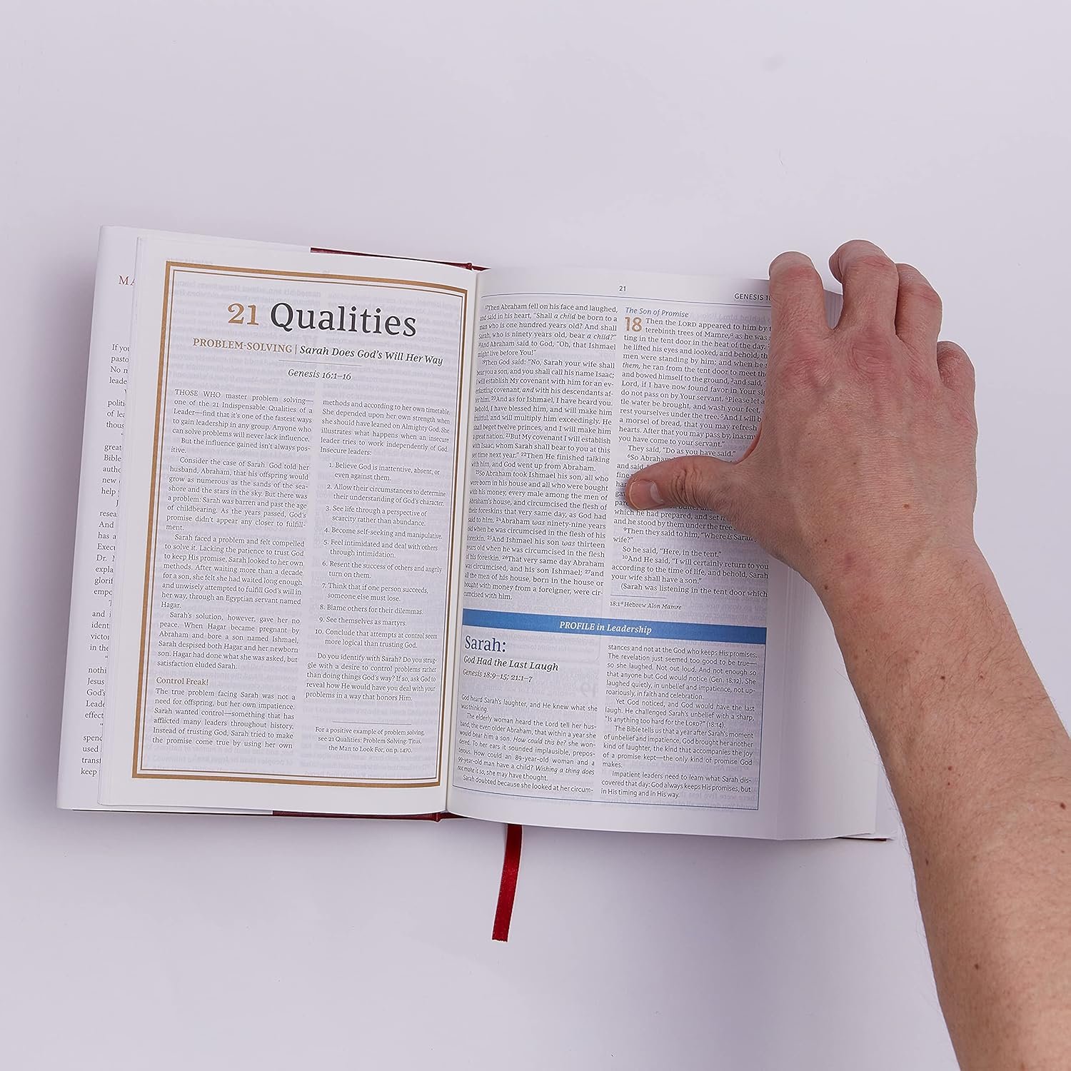 NKJV, Maxwell Leadership Bible, Third Edition, Compact, Leathersoft, Black, Comfort Print Imitation Leather - Image 2